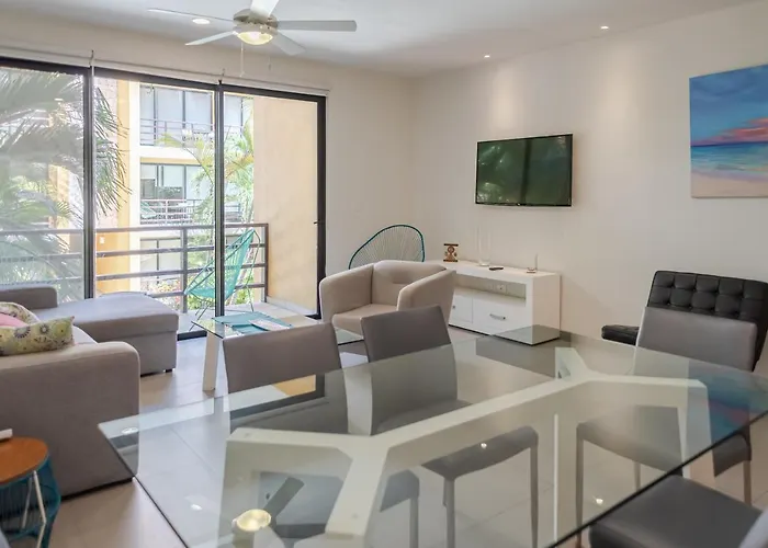 Beautiful 2 Bedroom With Pool In Downtown Playa Apartment