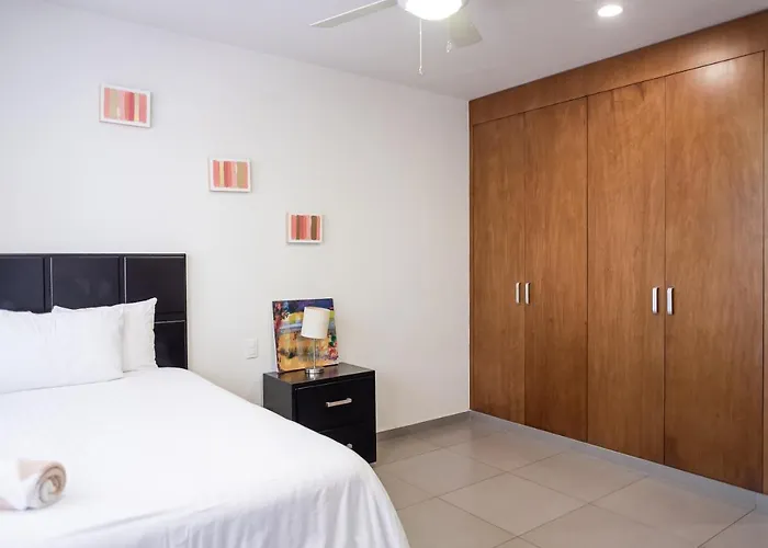 Beautiful 2 Bedroom With Pool In Downtown Playa